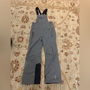 Sunice Size 8 Ski bib pants. Fits like a women’s size 6.